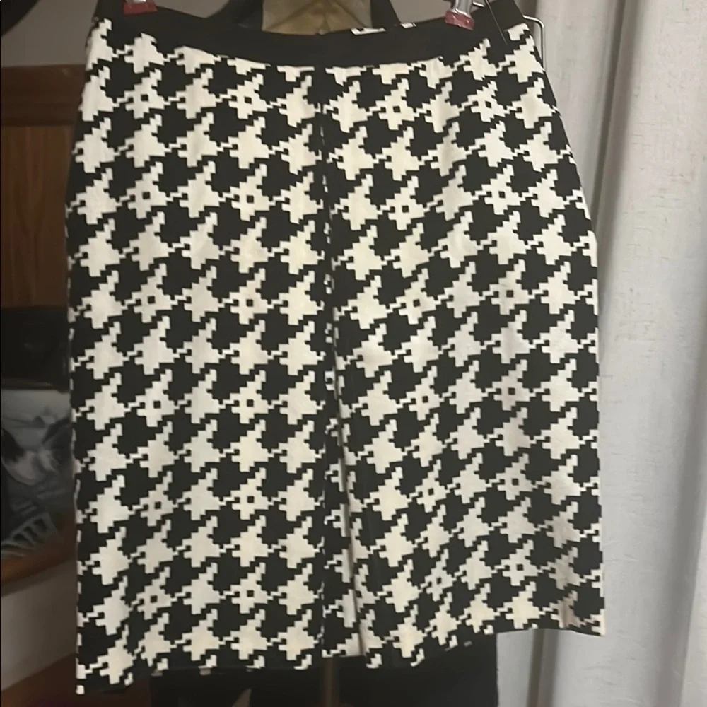 CNC Costume National Black and White Pencil Skirt